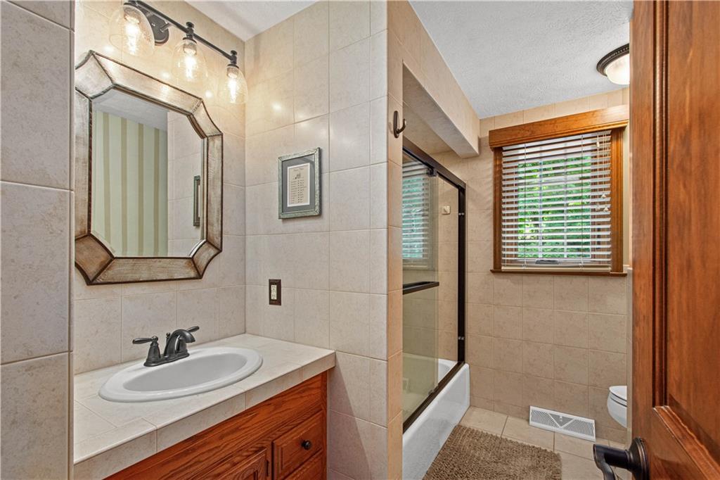2535 Morton Road Pittsburgh, PA 15241 - Photo 29 of 48