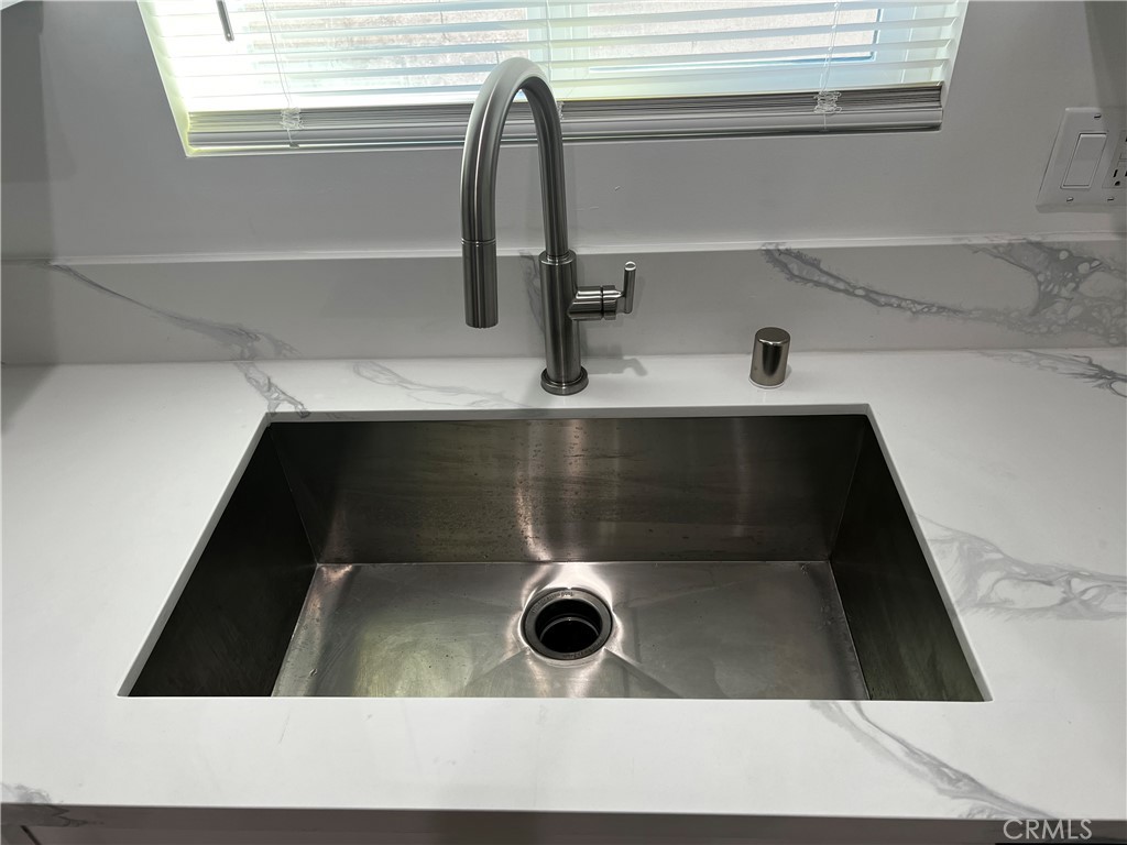 5952 Balcom Avenue Encino, CA 91316 - Photo 7 of 16