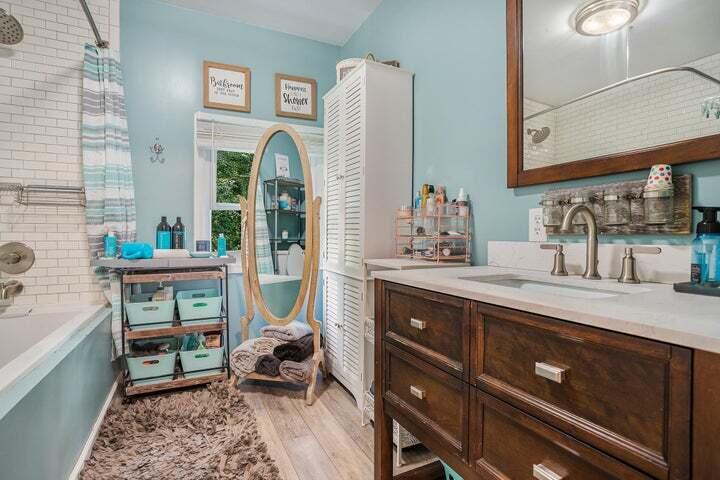 65661 Dailey Road Edwardsburg, MI 49112 - Photo 12 of 32 Bathroom