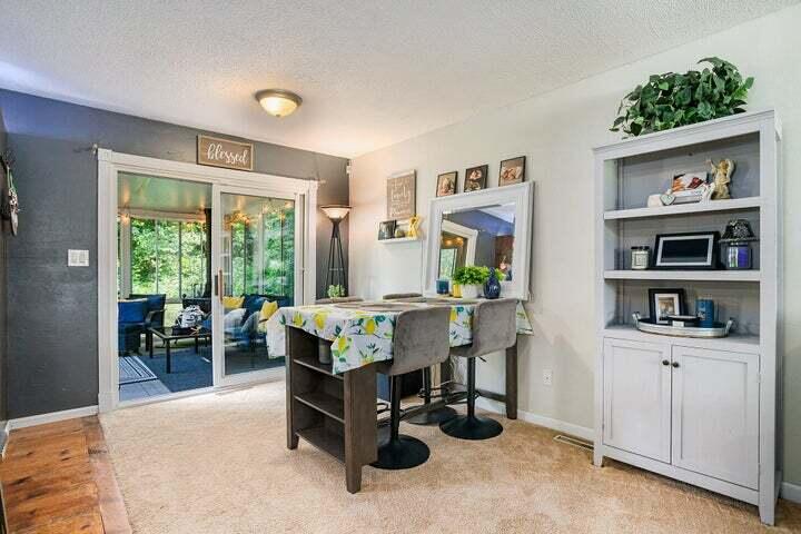 65661 Dailey Road Edwardsburg, MI 49112 - Photo 8 of 32 Dining