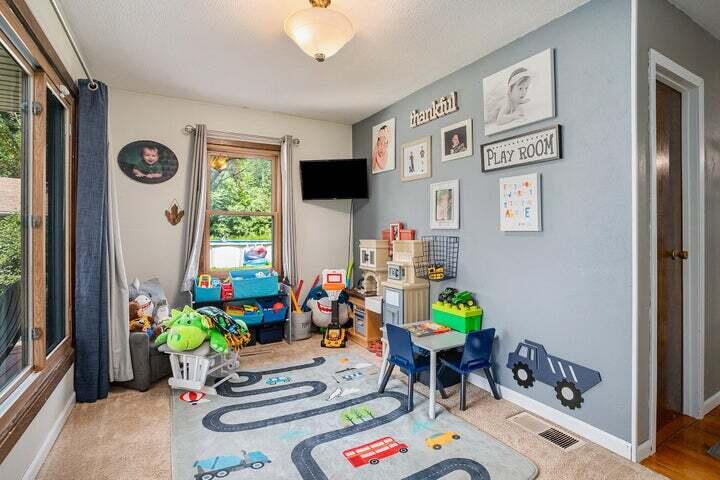 65661 Dailey Road Edwardsburg, MI 49112 - Photo 9 of 32 Playroom