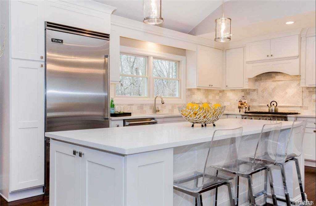 Eat-In-Kitchen (staged photo)