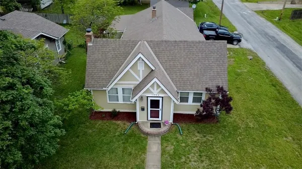 $225,000 | 1006 East Pearl Street, Harrisonville, MO 64701