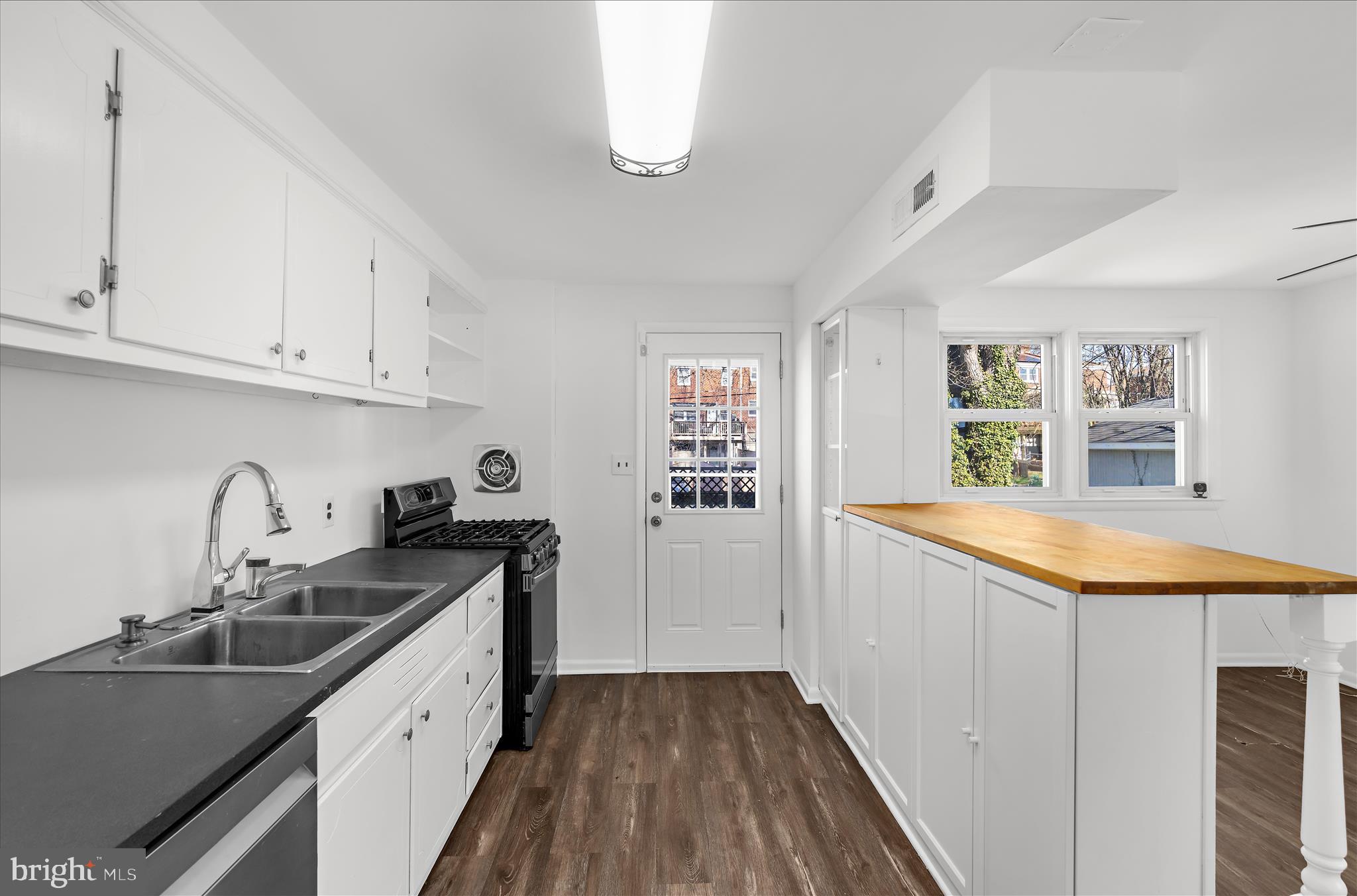 5114 Shelbourne Road Halethorpe, MD 21227 - Photo 11 of 38 Updated Kitchen