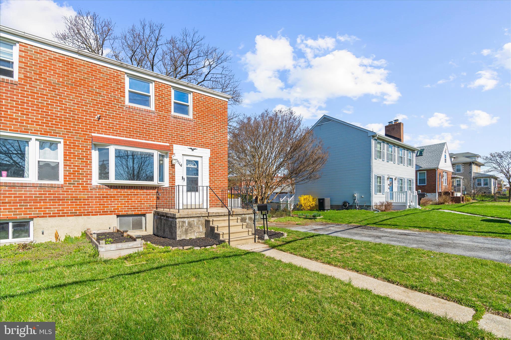 5114 Shelbourne Road Halethorpe, MD 21227 - Photo 2 of 38