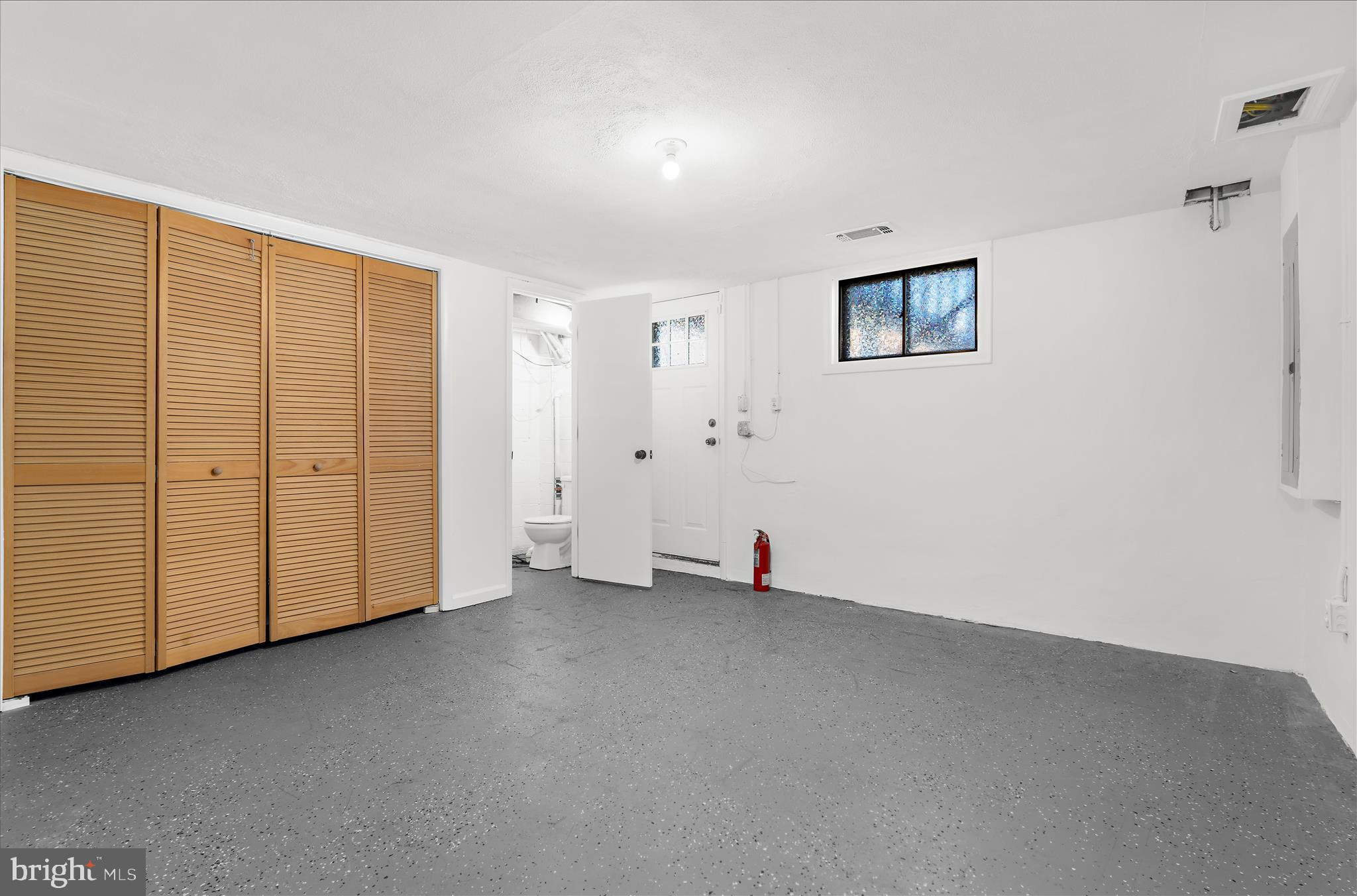 5114 Shelbourne Road Halethorpe, MD 21227 - Photo 24 of 38