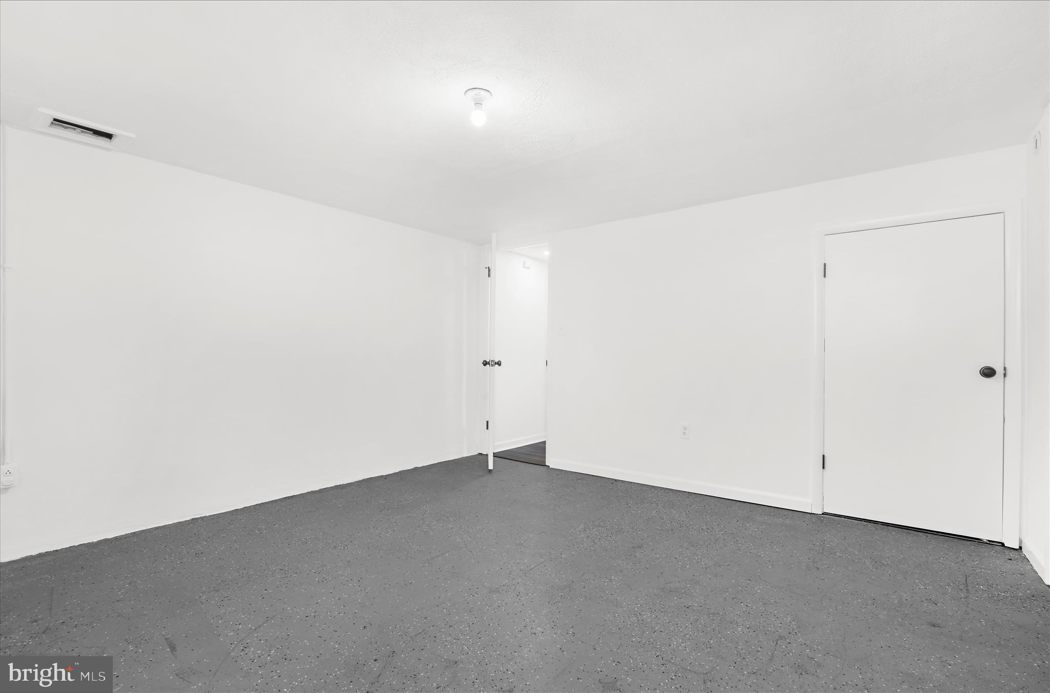 5114 Shelbourne Road Halethorpe, MD 21227 - Photo 25 of 38