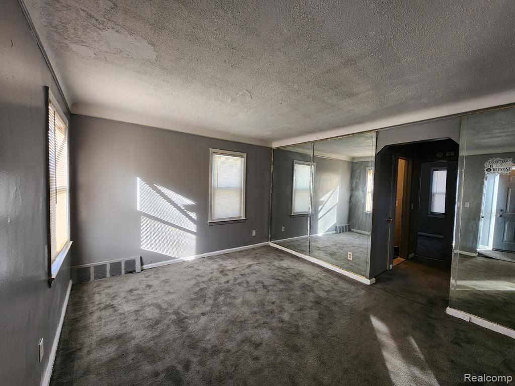 14128 Evergreen Road Detroit, MI 48223 - Photo 5 of 21
