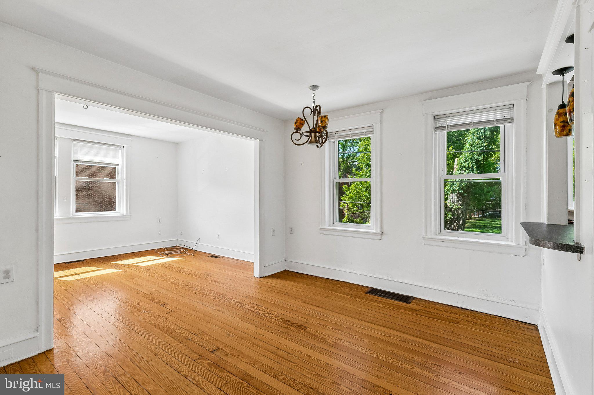527 South 7th Street, Unit 1 Philadelphia, PA 19147 - Photo 5 of 33 Bright and airy open space awaits.