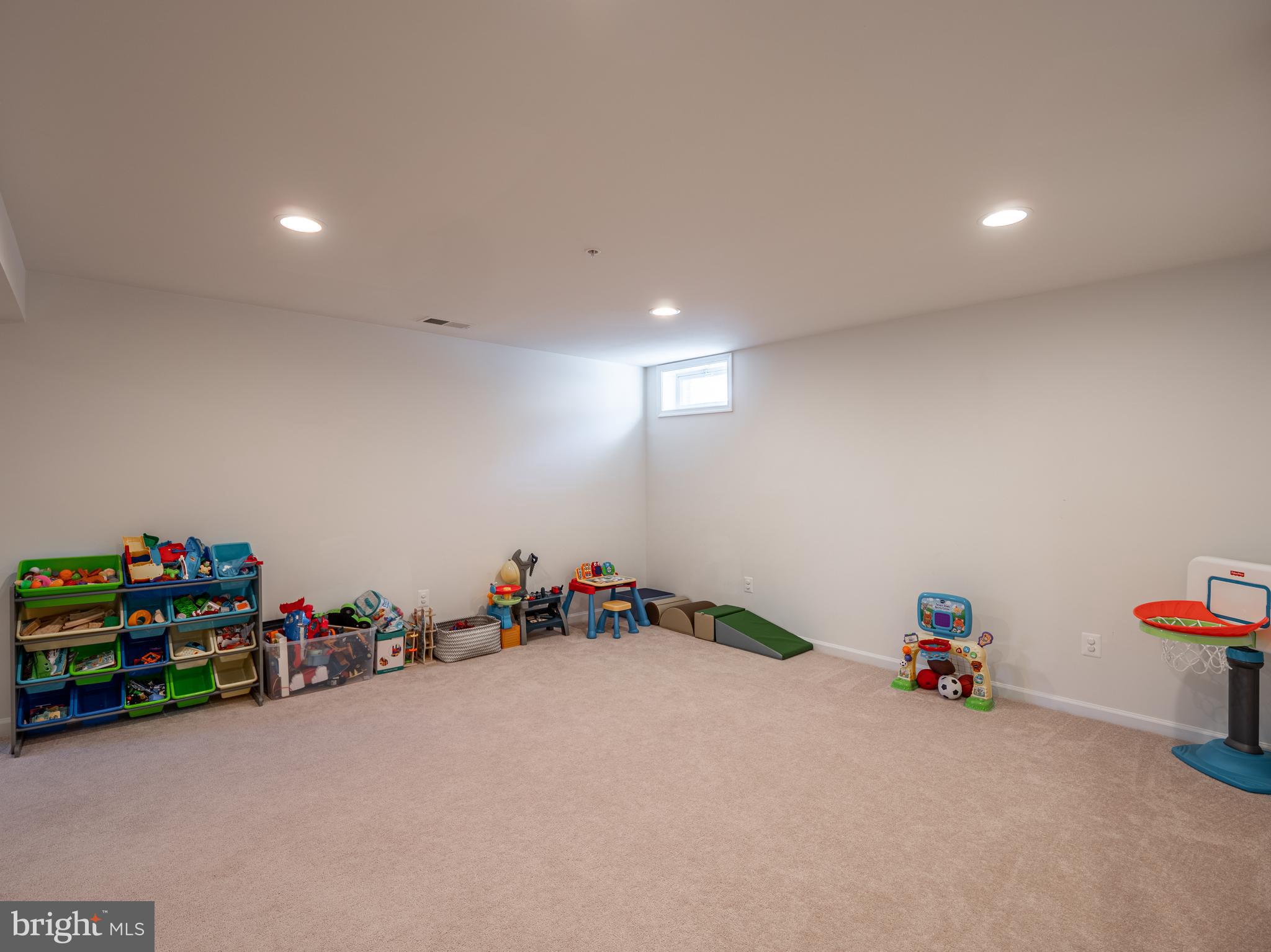22441 Newcut Road Clarksburg, MD 20871 - Photo 28 of 33 Gallery Image 28