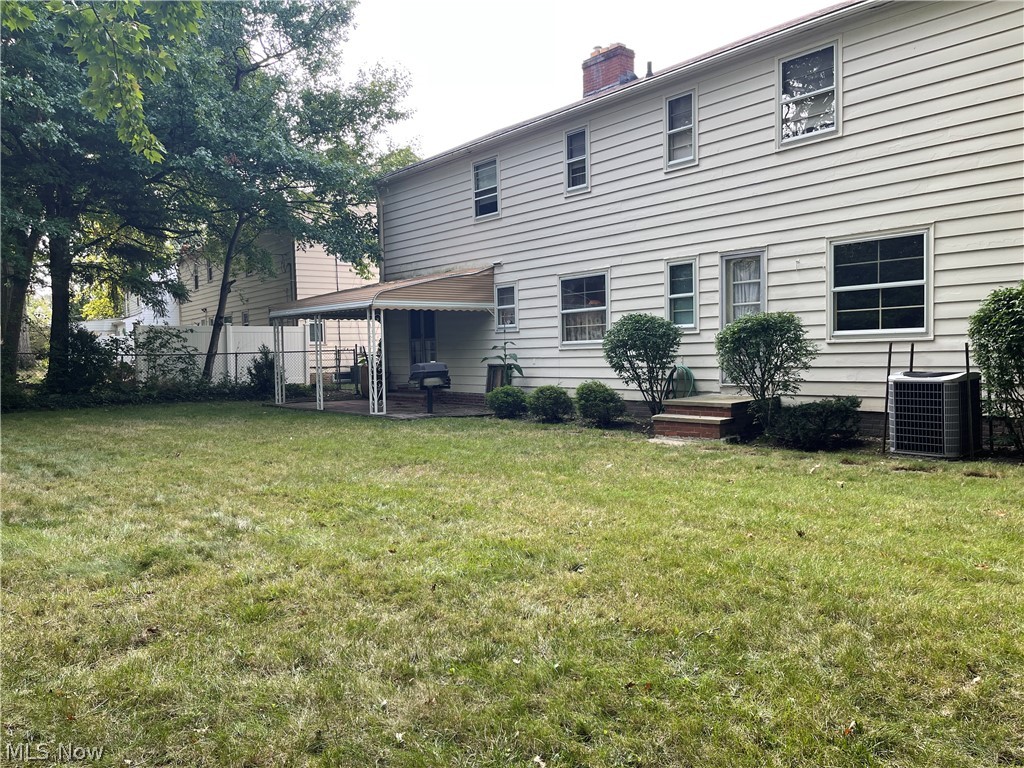 3681 Stoneleigh Road Cleveland, OH 44121 - Photo 35 of 35 rearview