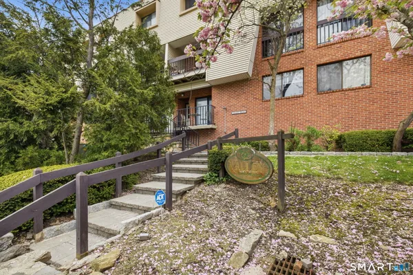 $499,900 | 1 Valley Road, Unit 207, Stamford, CT 06902