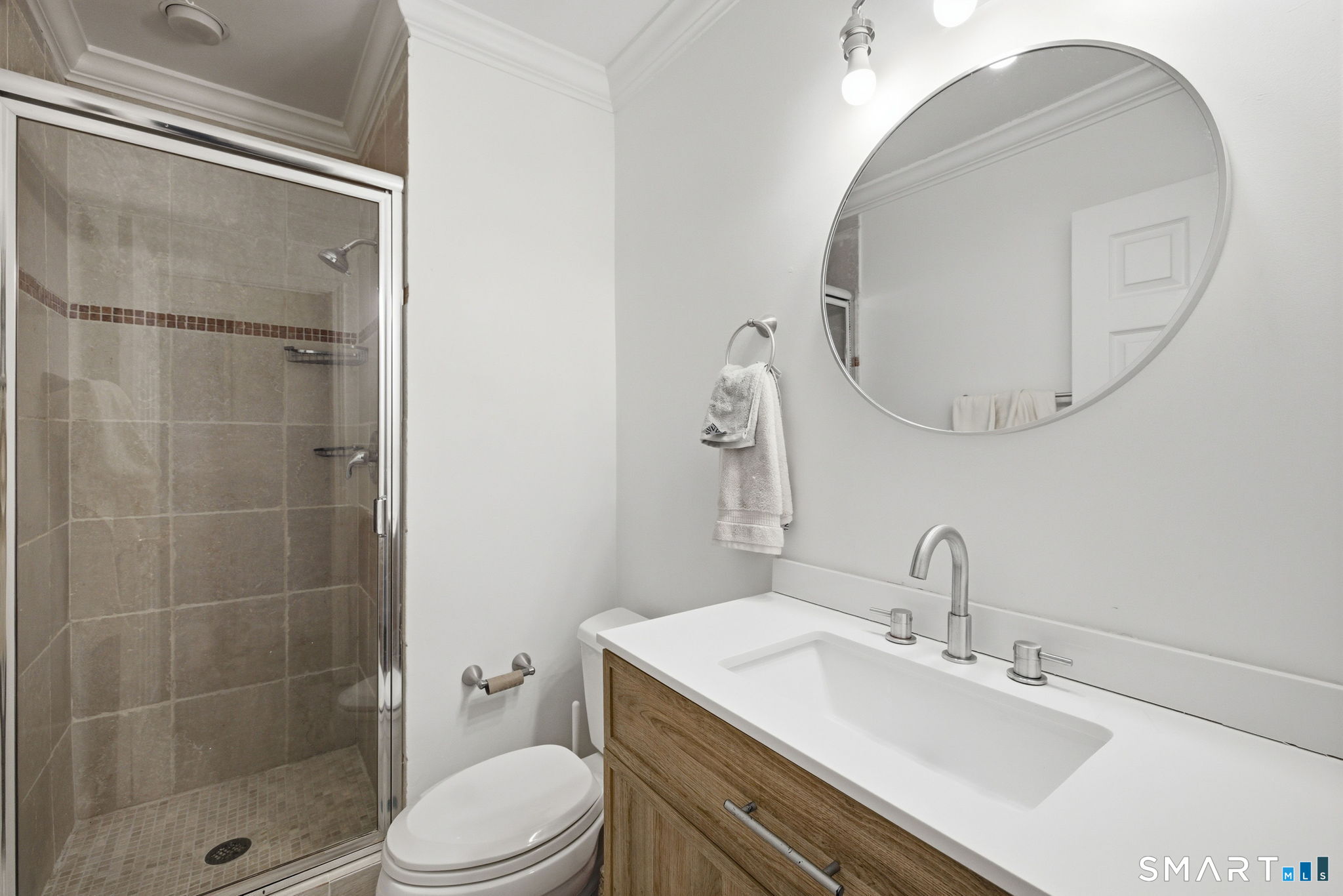 1 Valley Road, Unit 207 Stamford, CT 06902 - Photo 17 of 30 2nd floor full bathroom