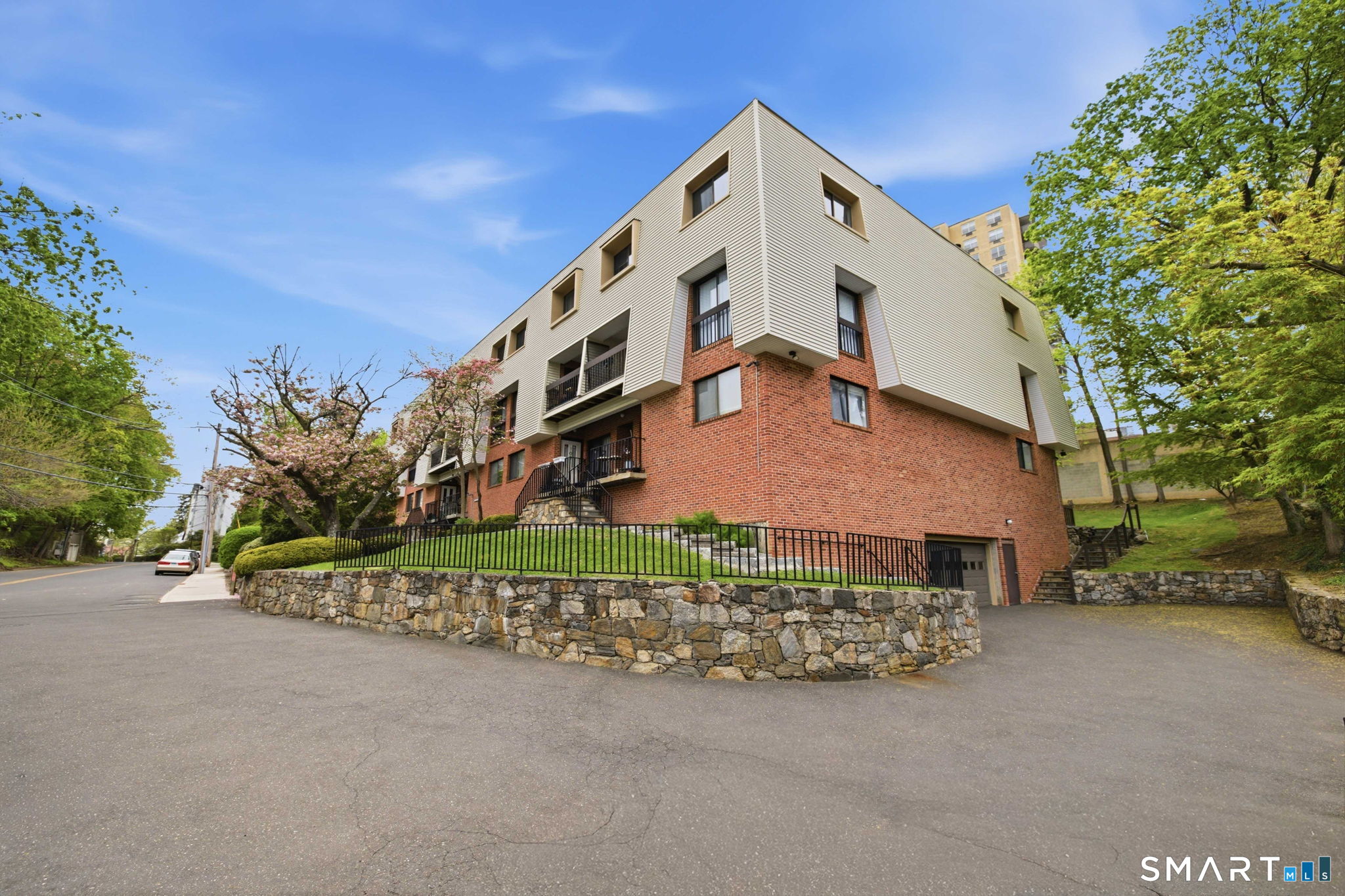 1 Valley Road, Unit 207 Stamford, CT 06902 - Photo 18 of 30