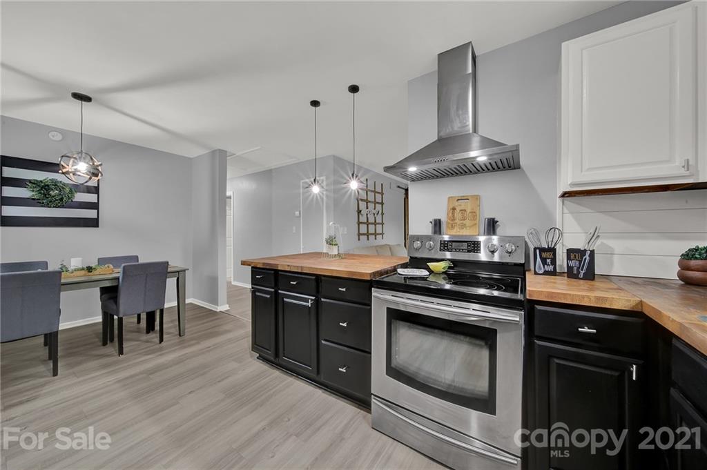 1586 Lloyd White Road Clover, SC 29710 - Photo 15 of 35 Gallery Image 15