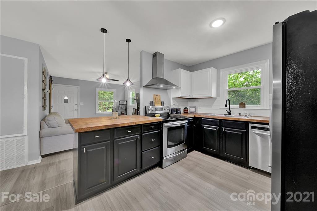 1586 Lloyd White Road Clover, SC 29710 - Photo 16 of 35 Gallery Image 16