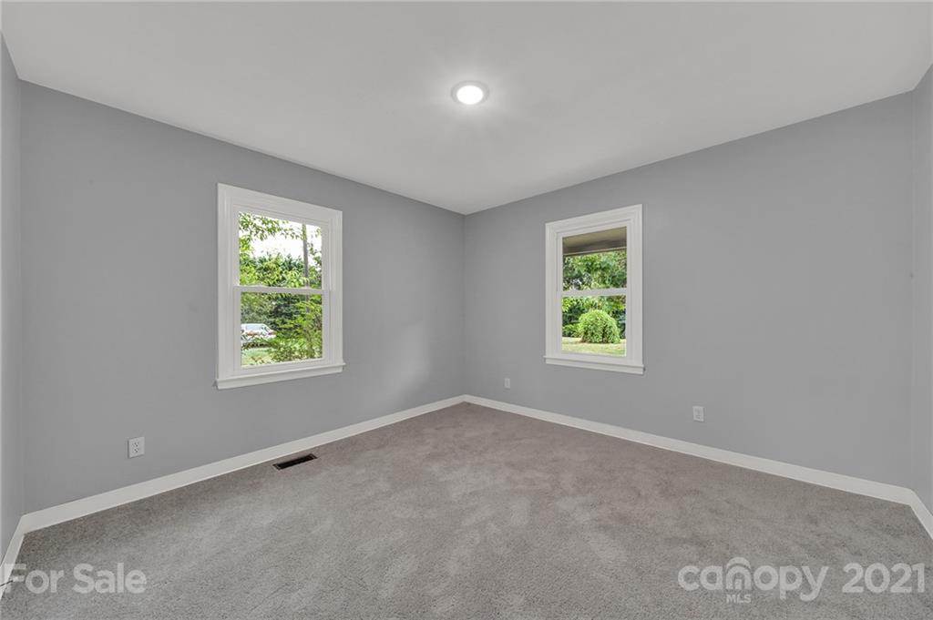 1586 Lloyd White Road Clover, SC 29710 - Photo 23 of 35 Gallery Image 23
