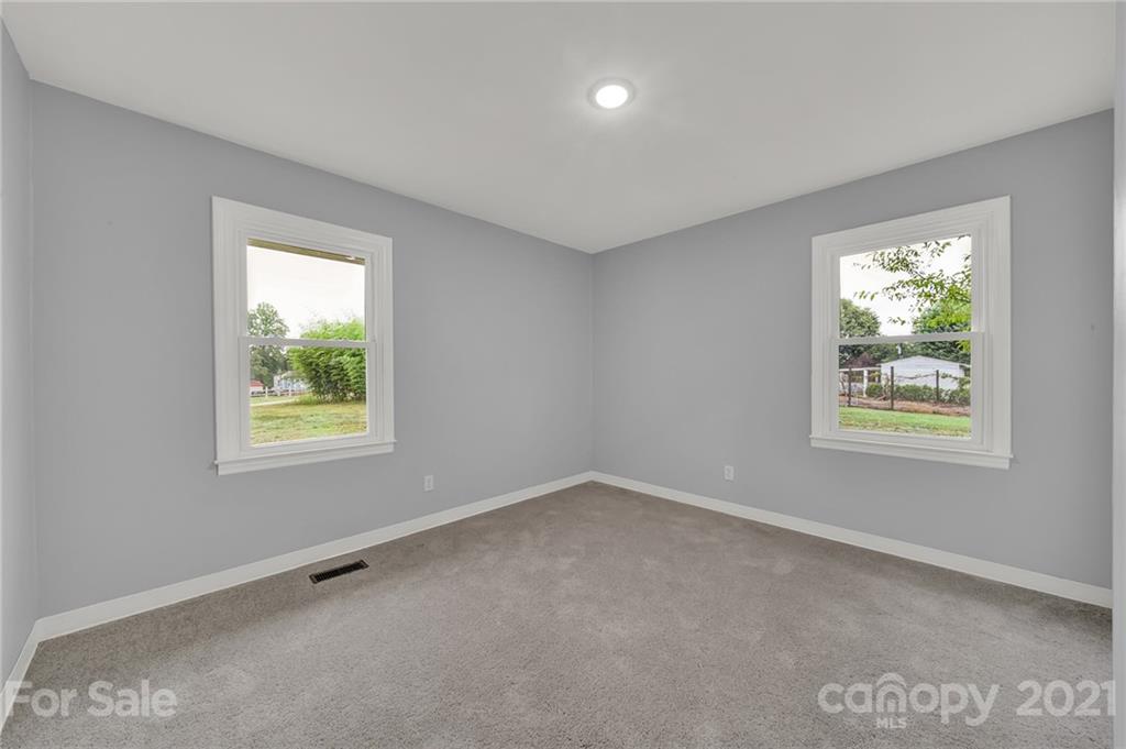1586 Lloyd White Road Clover, SC 29710 - Photo 27 of 35 Gallery Image 27