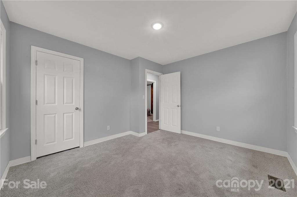 1586 Lloyd White Road Clover, SC 29710 - Photo 29 of 35 Gallery Image 29