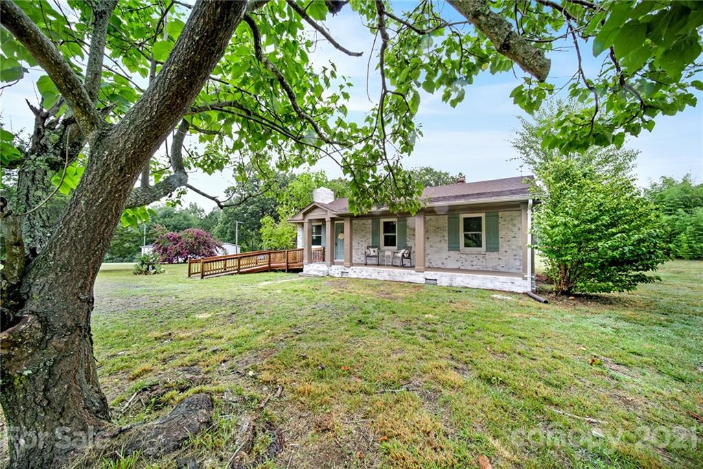 1586 Lloyd White Road Clover, SC 29710 - Photo 32 of 35 Gallery Image 32