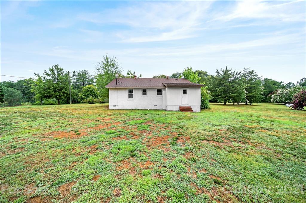 1586 Lloyd White Road Clover, SC 29710 - Photo 34 of 35 Gallery Image 34