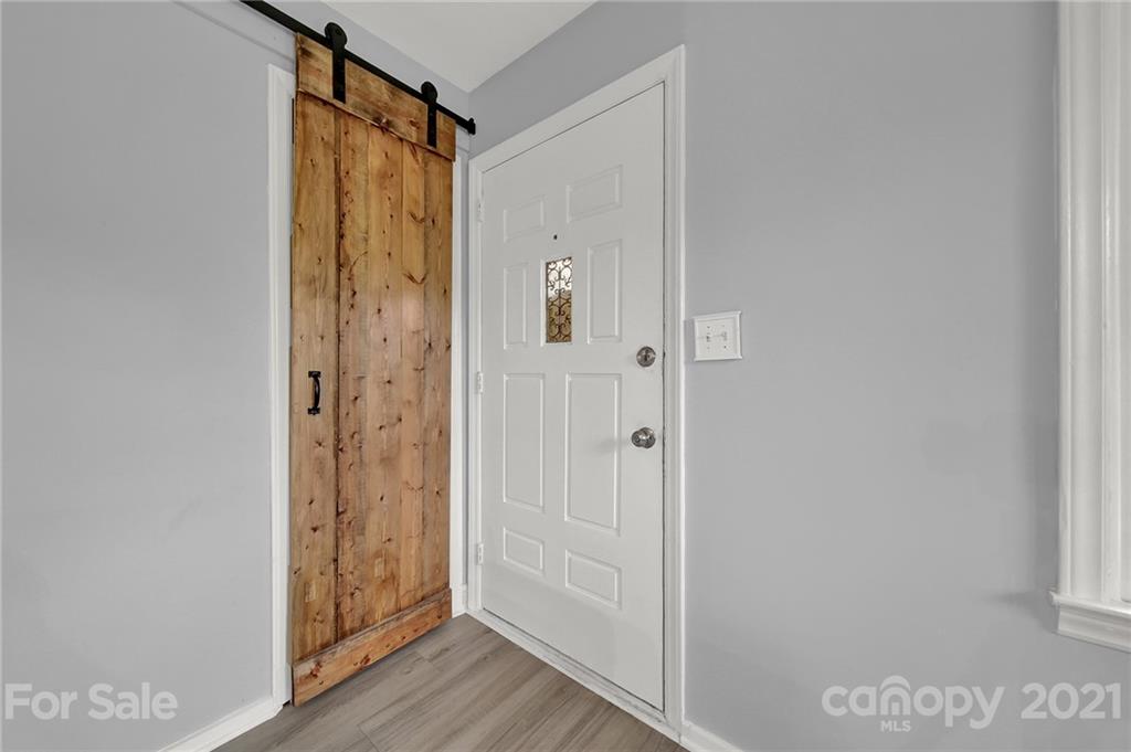 1586 Lloyd White Road Clover, SC 29710 - Photo 6 of 35 Gallery Image 6
