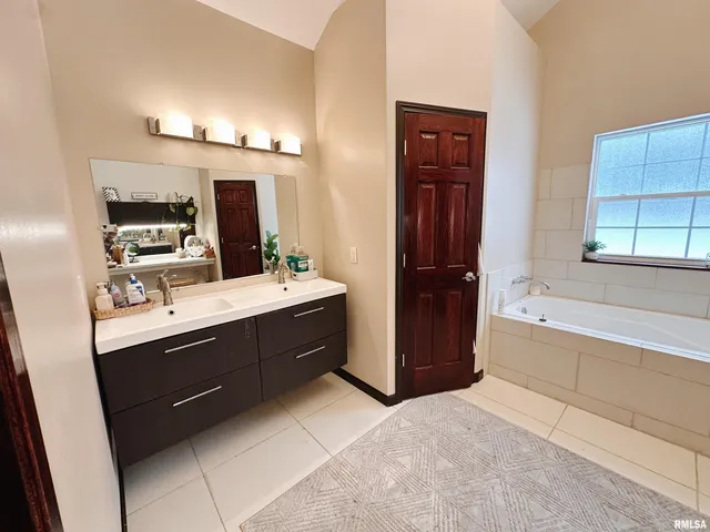 $398,500 | 5600 Termar Lane, Quincy, IL 62305