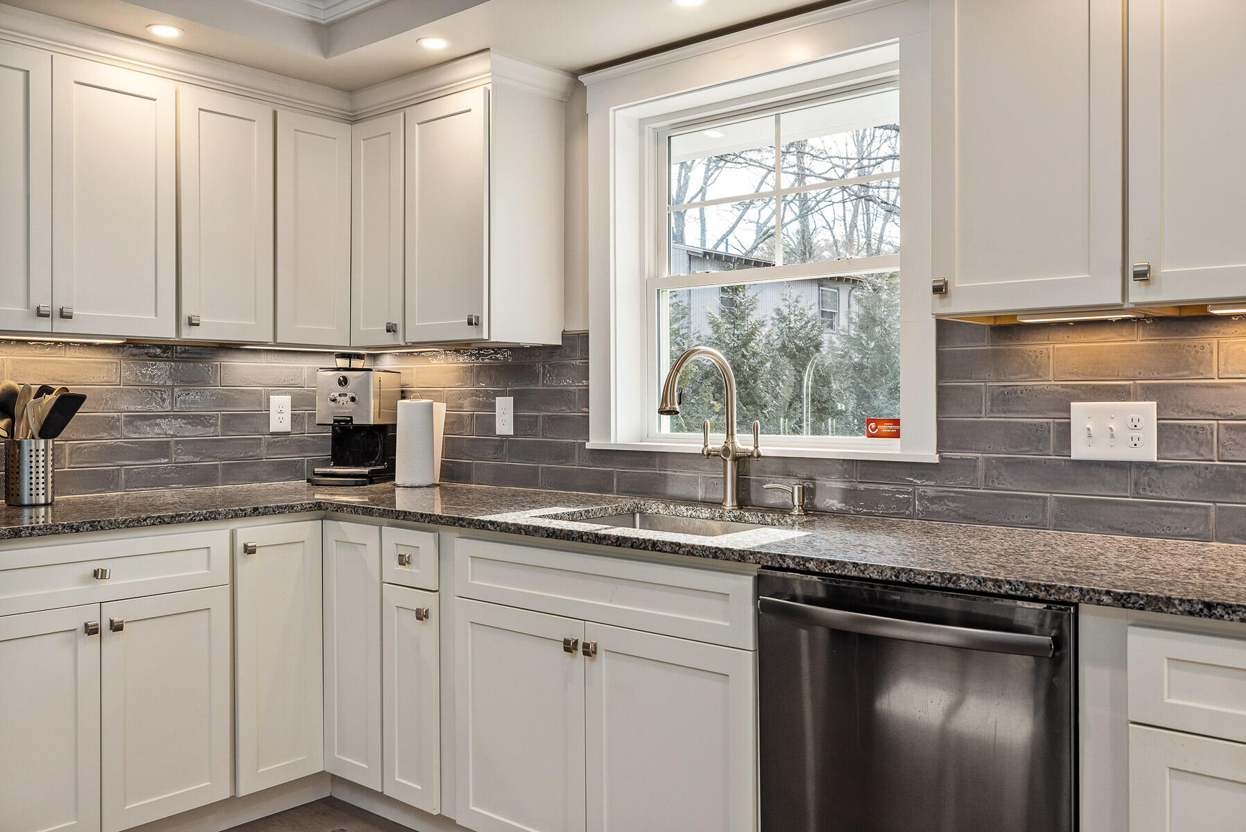 5 Sylvan Circle Cape Neddick, ME 03902 - Photo 4 of 46 seacoastrephoto-4