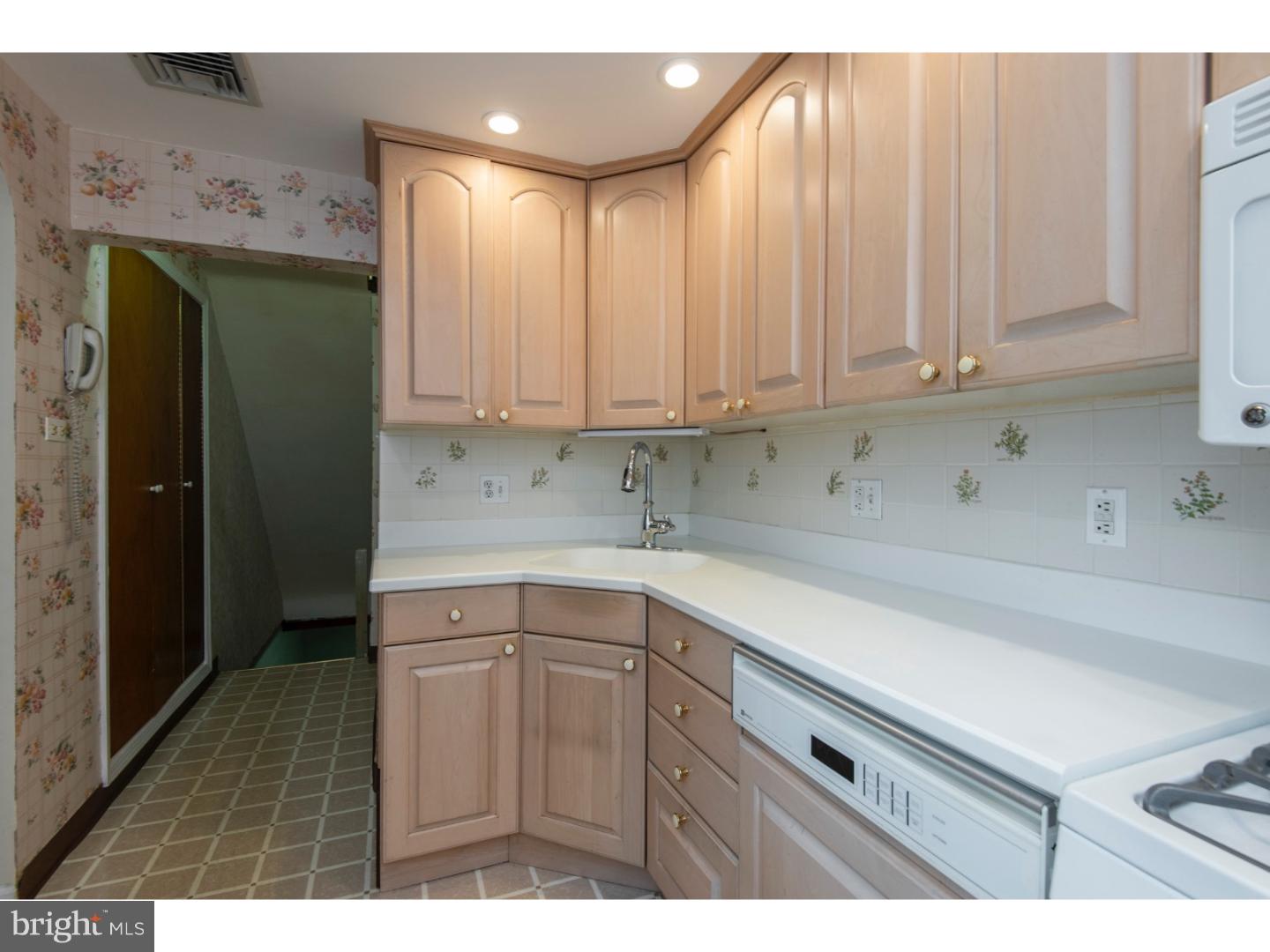 526 Sherman Road Springfield, PA 19064 - Photo 11 of 24 Kitchen