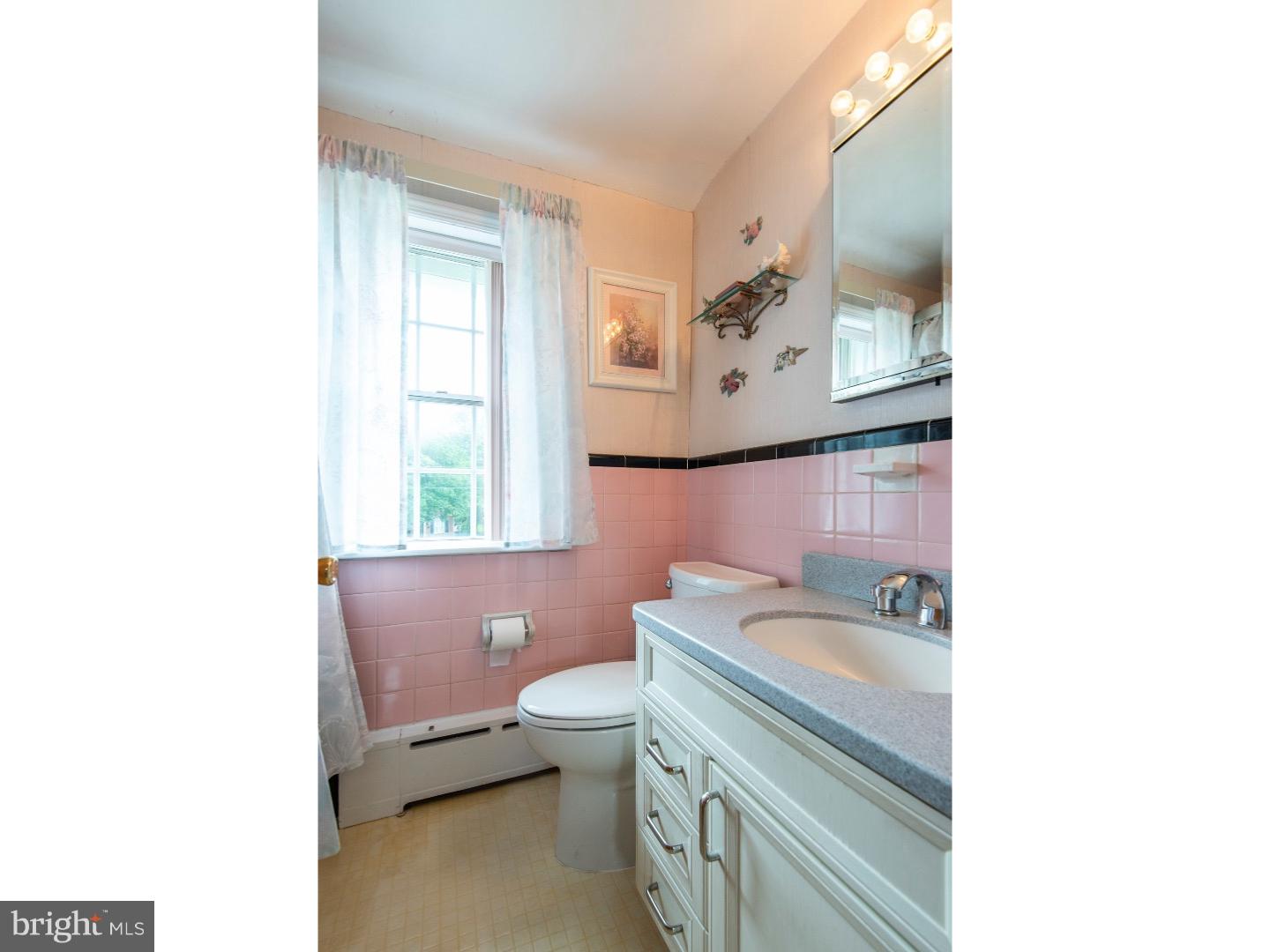526 Sherman Road Springfield, PA 19064 - Photo 18 of 24 Bathroom