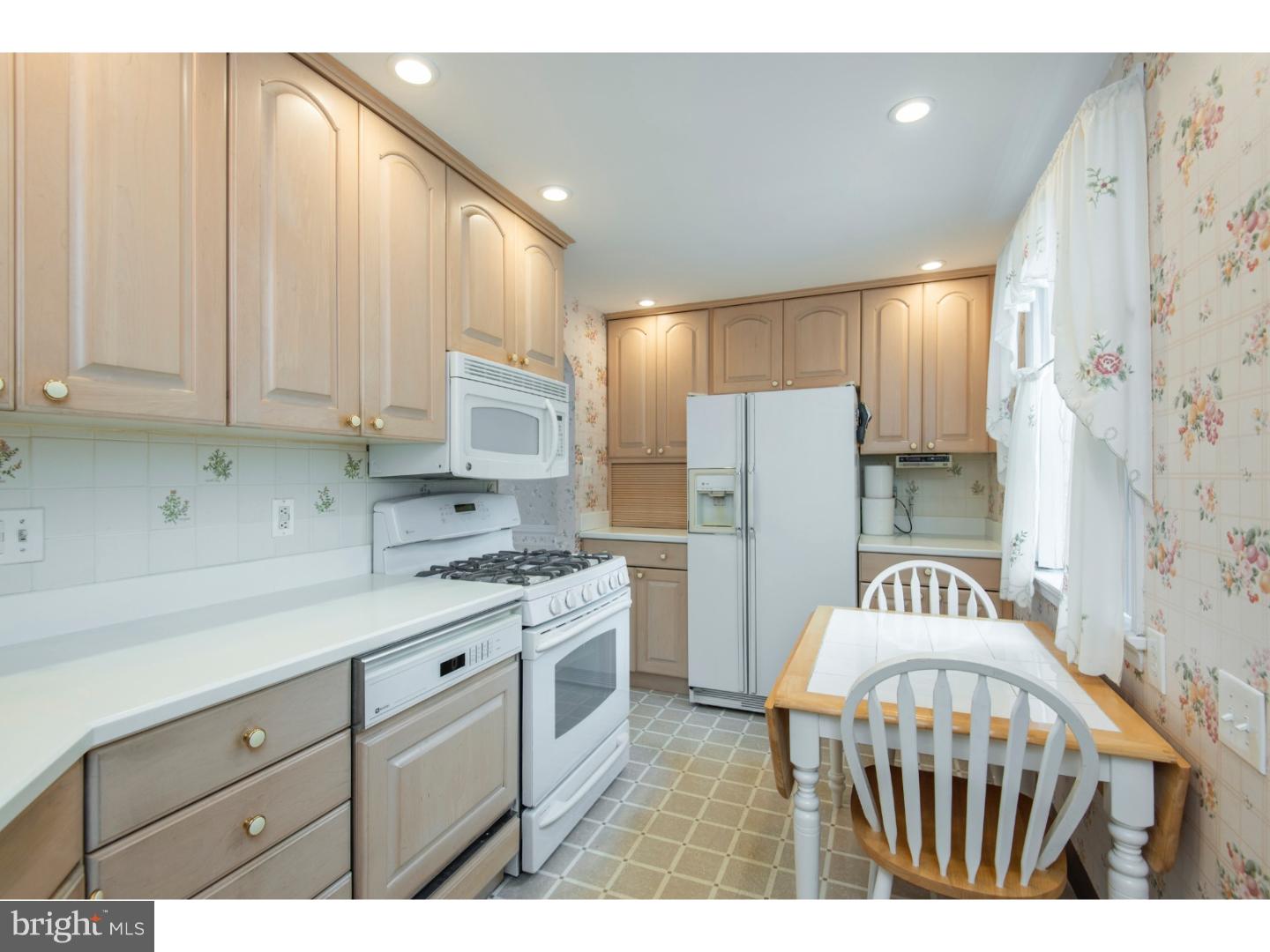 526 Sherman Road Springfield, PA 19064 - Photo 10 of 24 Kitchen