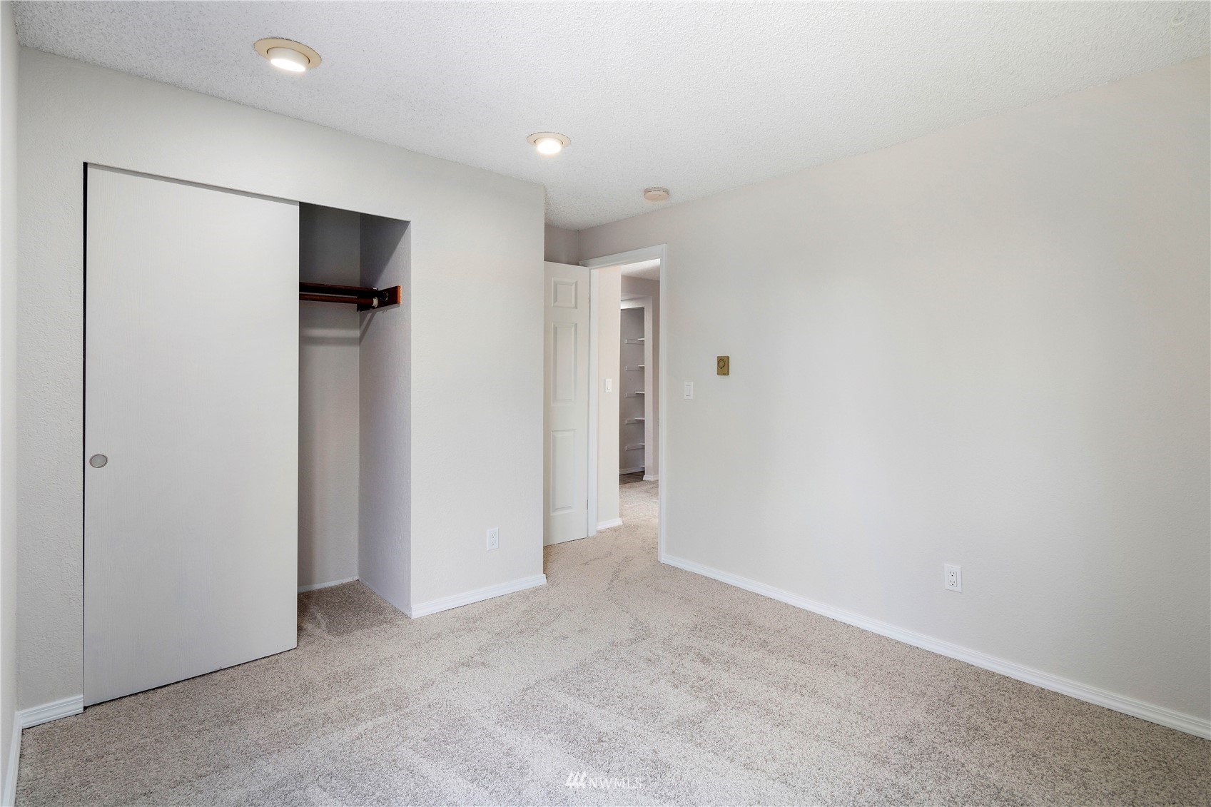 2617 Northeast 4th Street, Unit 114 Renton, WA 98056 - Photo 23 of 27 Gallery Image 23