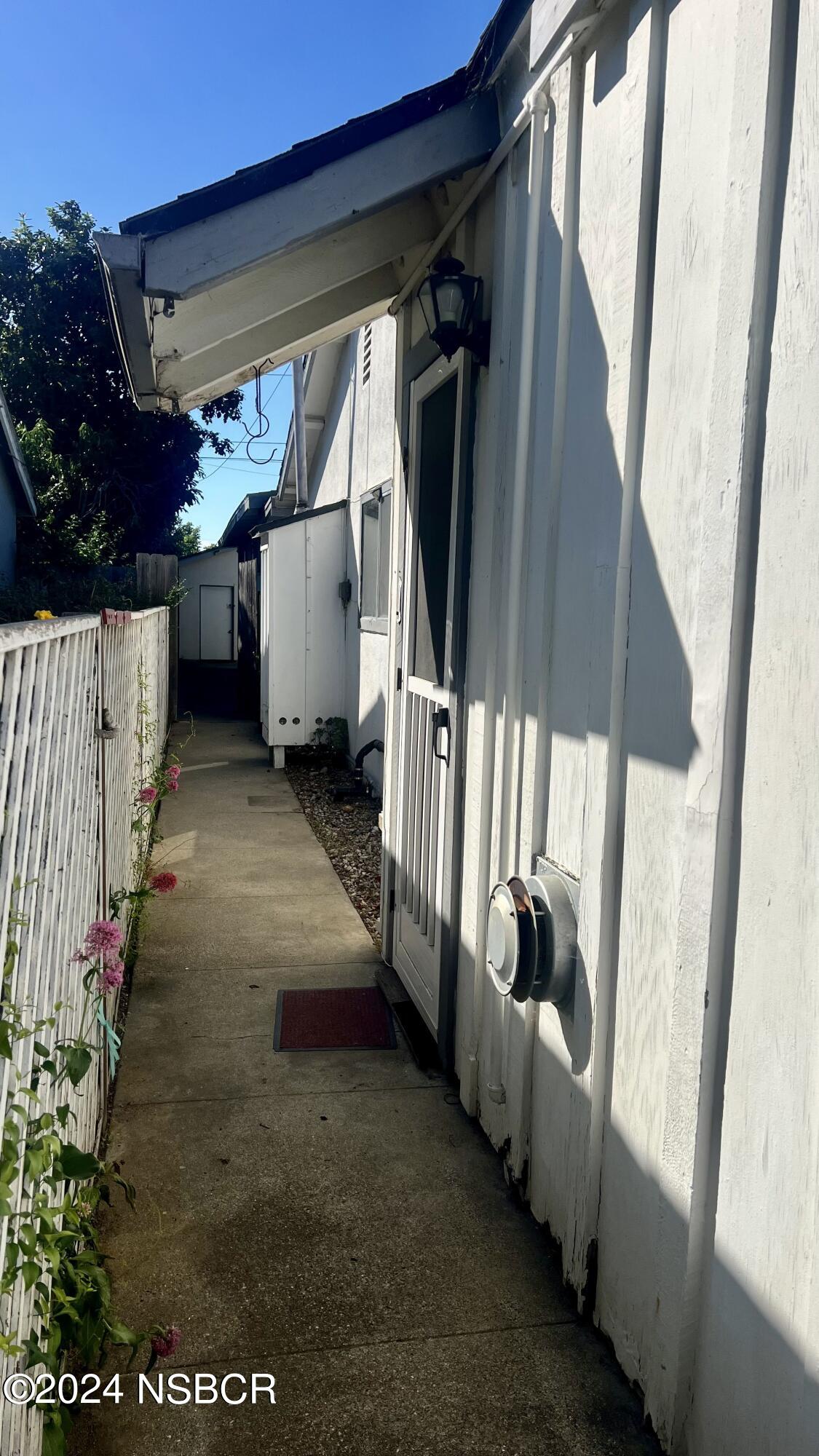 509 North Second Street Lompoc, CA 93436 - Photo 27 of 34 Apartment entrance