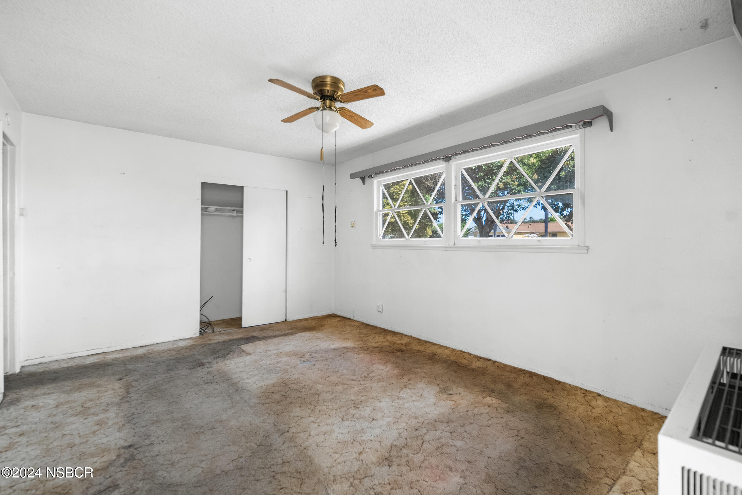 509 North Second Street Lompoc, CA 93436 - Photo 28 of 34 Apartment living room