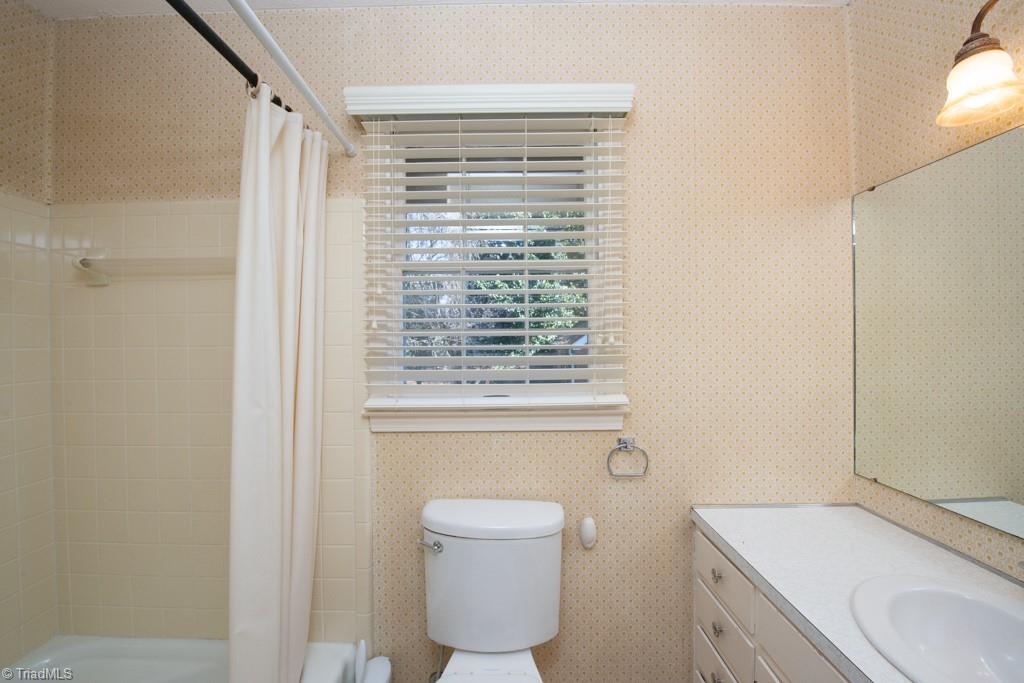 510 Gatewood Avenue High Point, NC 27262 - Photo 34 of 46