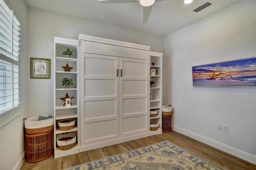 8192 Sternway Road Sarasota, FL 34240 - Photo 9 of 33 Gallery Image 9