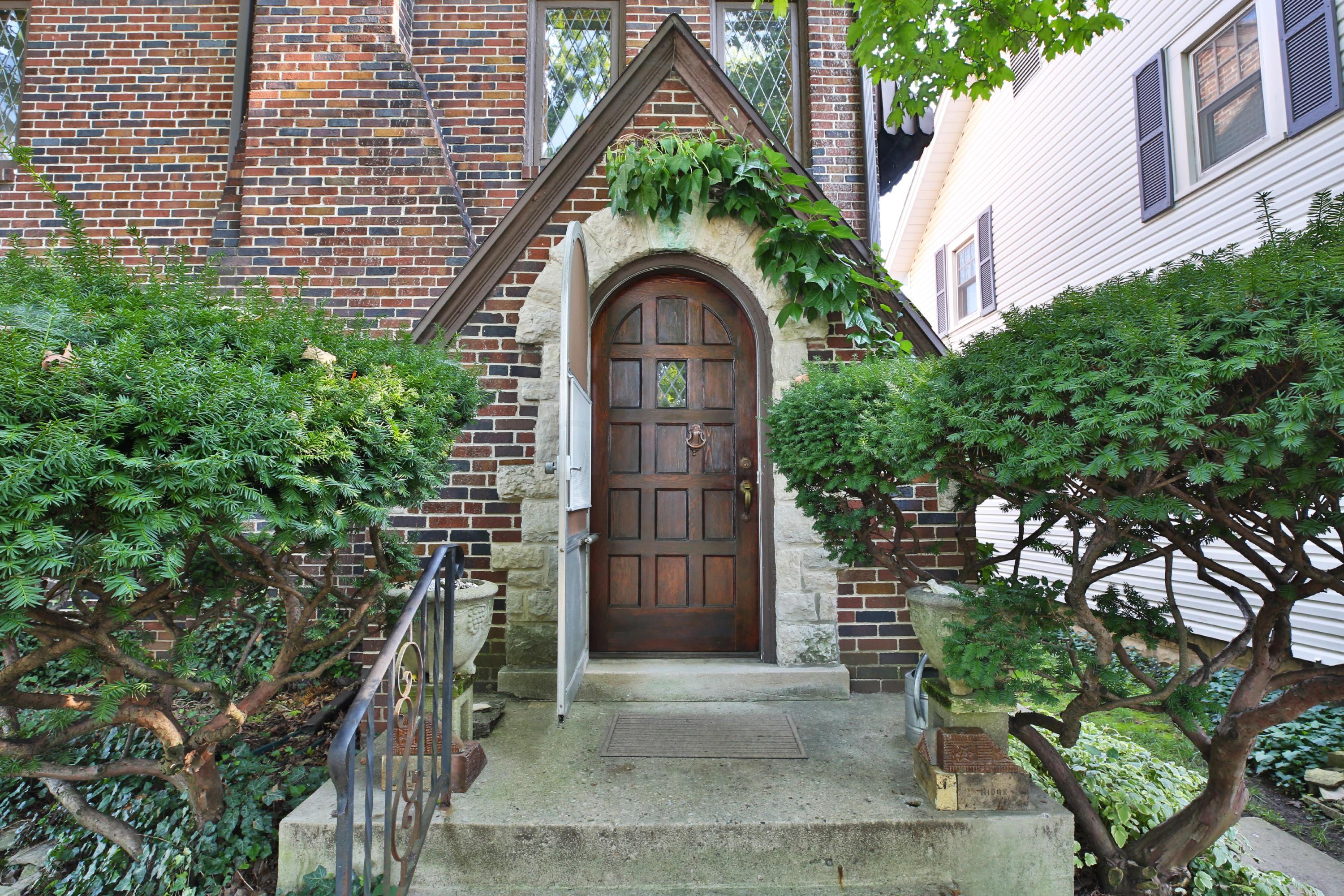 526 Tibet Road Columbus, OH 43202 - Photo 3 of 37 Gallery Image 3