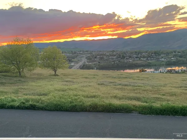 $525,000 | 526 Valley Vista Boulevard, Lewiston, ID 83501