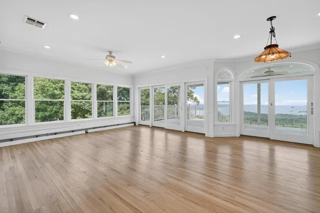 $1,899,999 | 10 Soluri Lane, Tomkins Cove, NY 10986