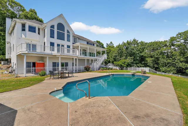 $1,899,999 | 10 Soluri Lane, Tomkins Cove, NY 10986