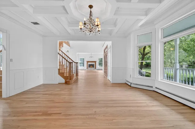 $1,899,999 | 10 Soluri Lane, Tomkins Cove, NY 10986