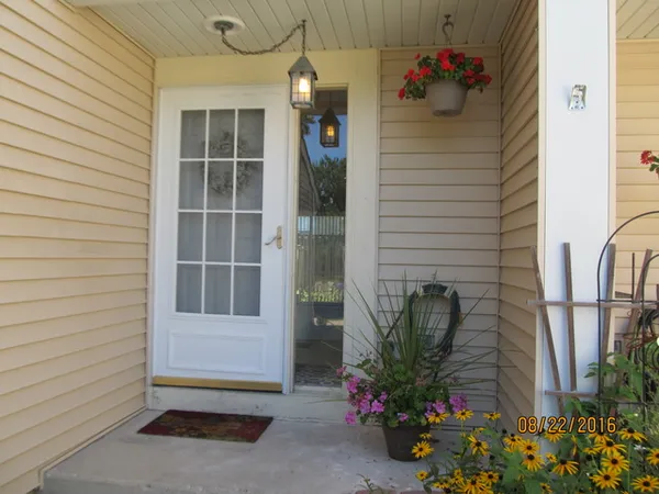 $293,000 | 734 Colorado Court, Unit 734, Carol Stream, IL 60188