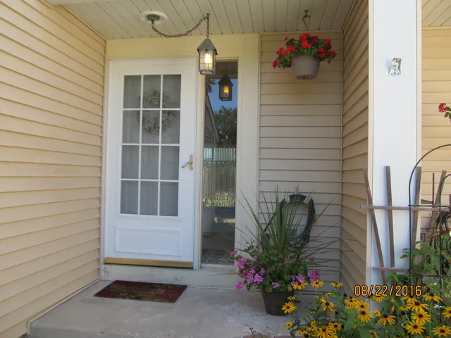 $295,000 | 734 Colorado Court, Unit 734, Carol Stream, IL 60188