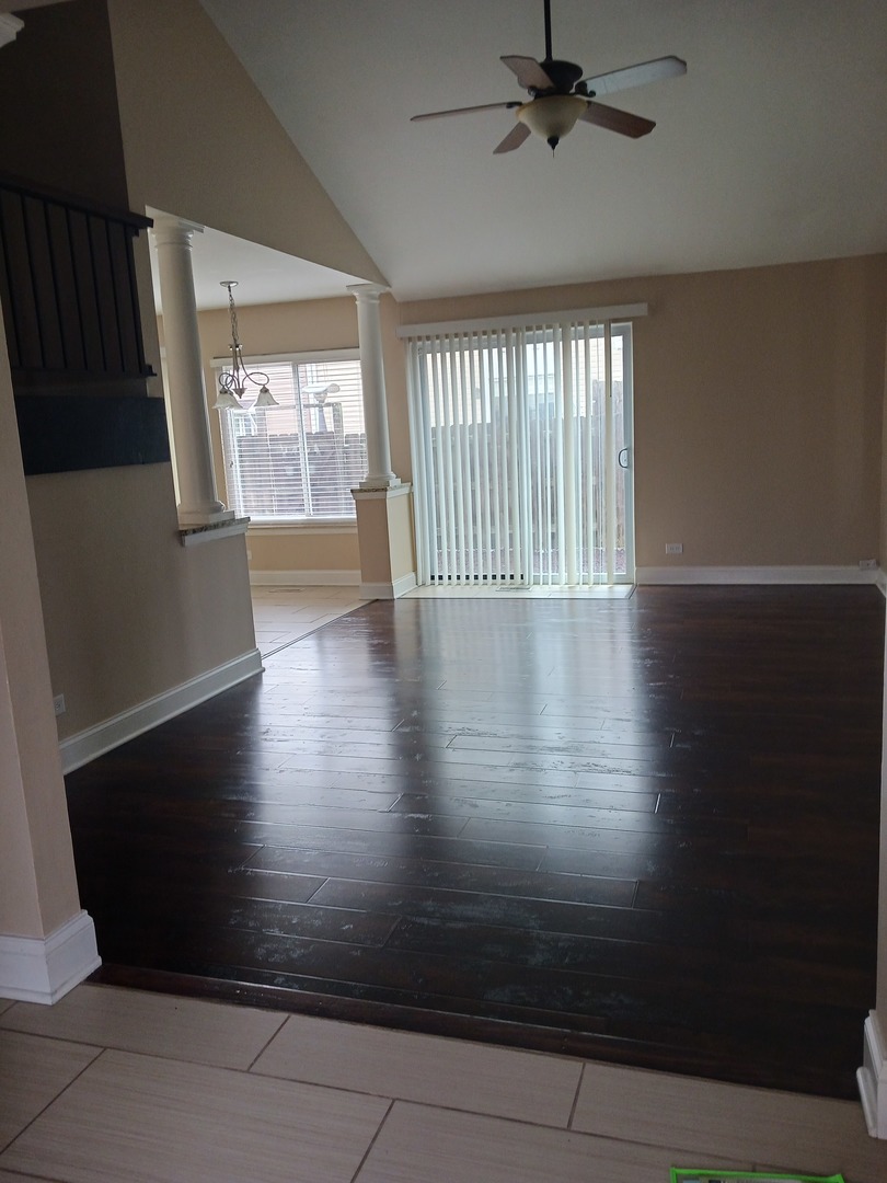 734 Colorado Court, Unit 734 Carol Stream, IL 60188 - Photo 2 of 9