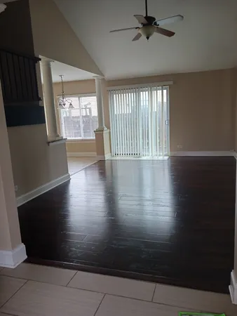 $293,000 | 734 Colorado Court, Unit 734, Carol Stream, IL 60188