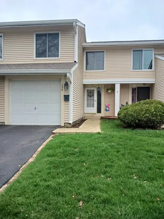 $293,000 | 734 Colorado Court, Unit 734, Carol Stream, IL 60188
