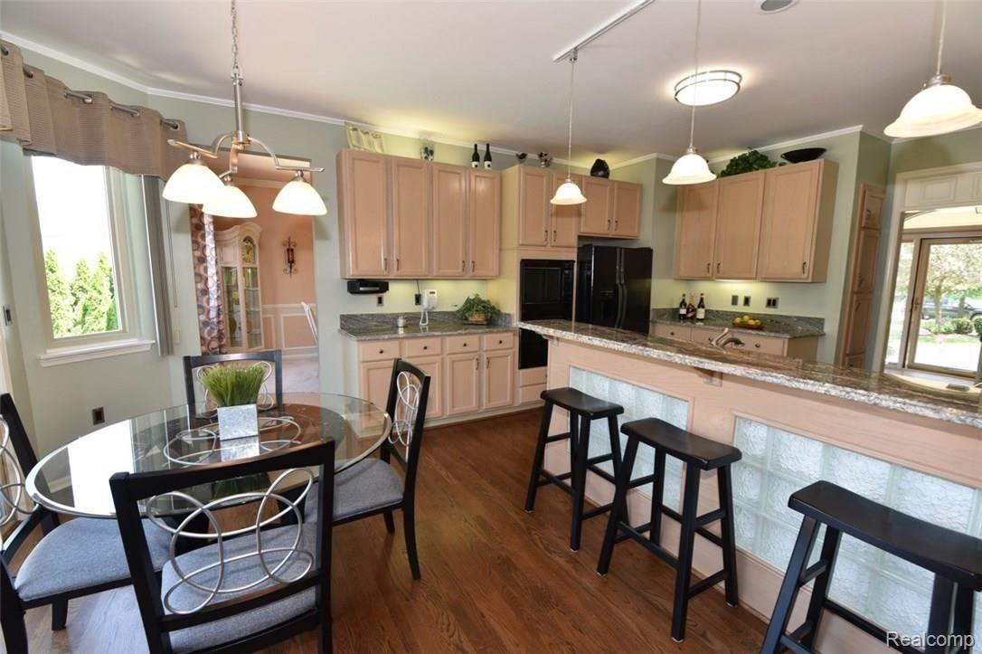3881 Kossuth Road Lake Orion, MI 48360 - Photo 26 of 47 Eat-In Kitchen