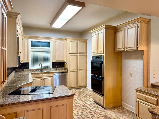 $740,000 | 2920 Highway 182, Patterson, LA 70392