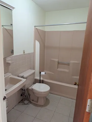 $1,950 | 569 Somerville Avenue, Unit 5, Somerville, MA 02143