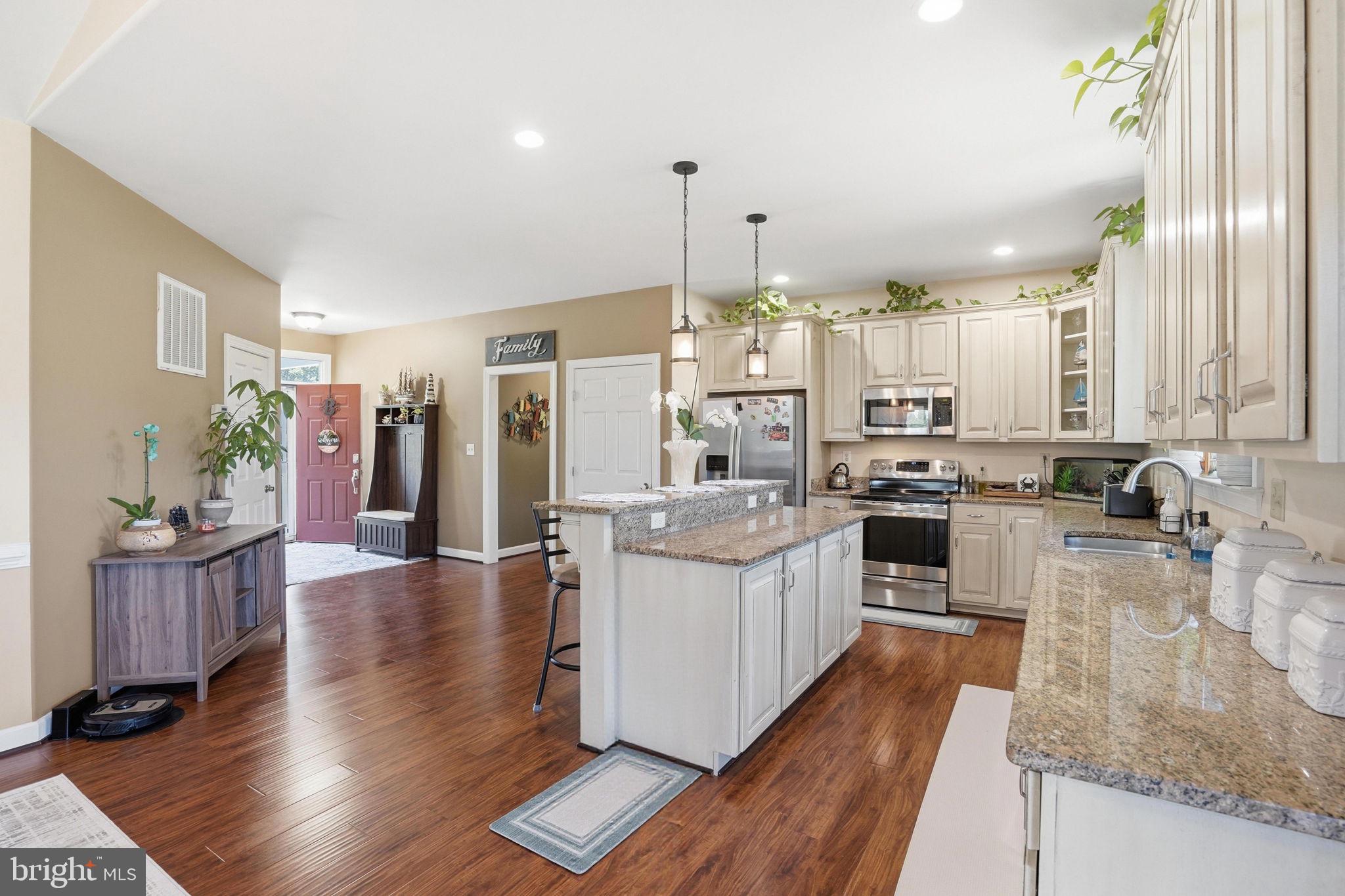 16111 Trigger Lane Colonial Beach, VA 22443 - Photo 11 of 53 The island is complete with granite & electricity